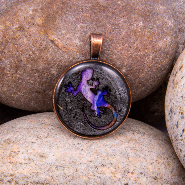 Handcrafted Bespoke Lounging Lizard Pendant; set in Copper Effect metal bezel.| Jabbawocky Crafts (jabbawockycrafts.co.uk)
